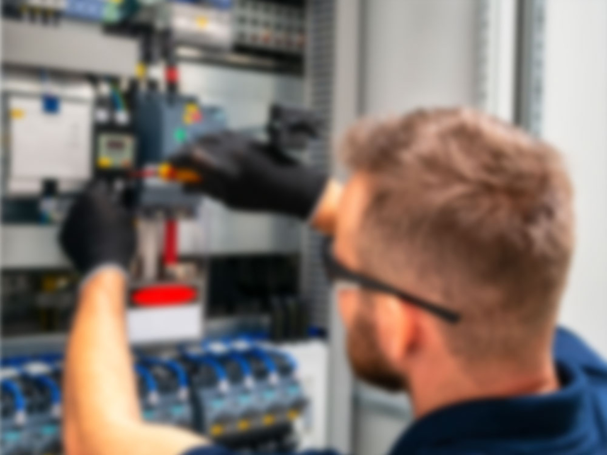 Nieder­spannungs­anlagen bei SET-OZON GbR in Fernwald